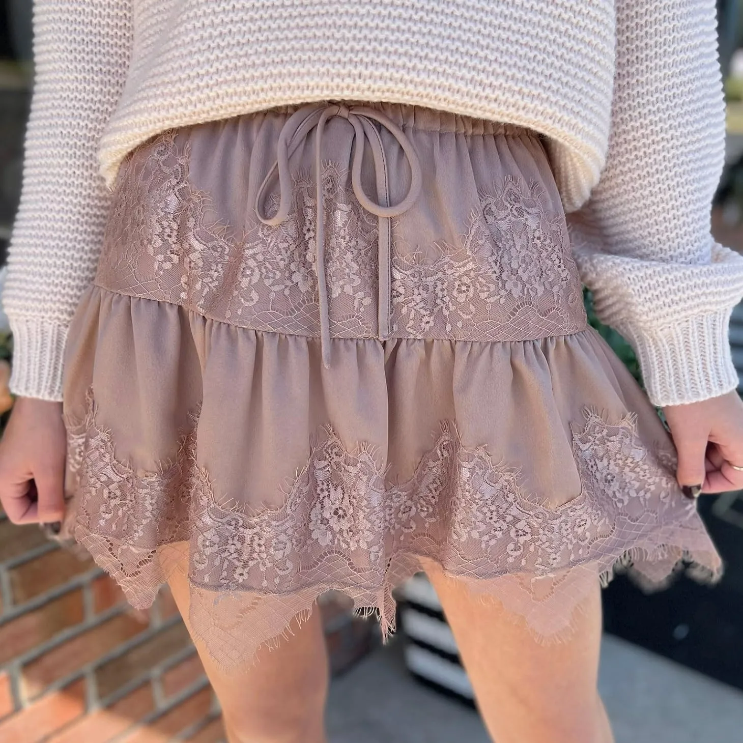 Women Y2k Lace Mini Skirts Summer Lace Slip Skirt Pleated Ruffle Floral Lace Tiered Short Skirts Underskirt